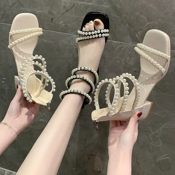 נעלי נשים יהלומי סנדלים לנשים בסגנון רומי הקיץ 2023 בינוני עם עקבים בצבע בז ' הנעלה Rhinestones בוהן פתוח אסיה גודל
